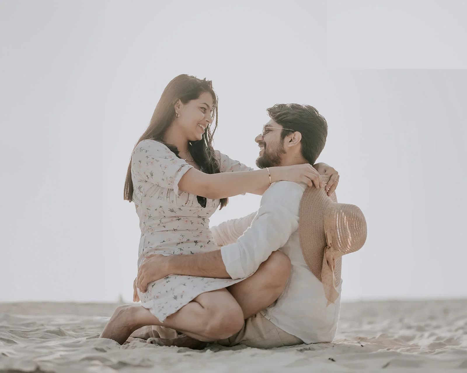 Honeymoon couple beach photoshoot